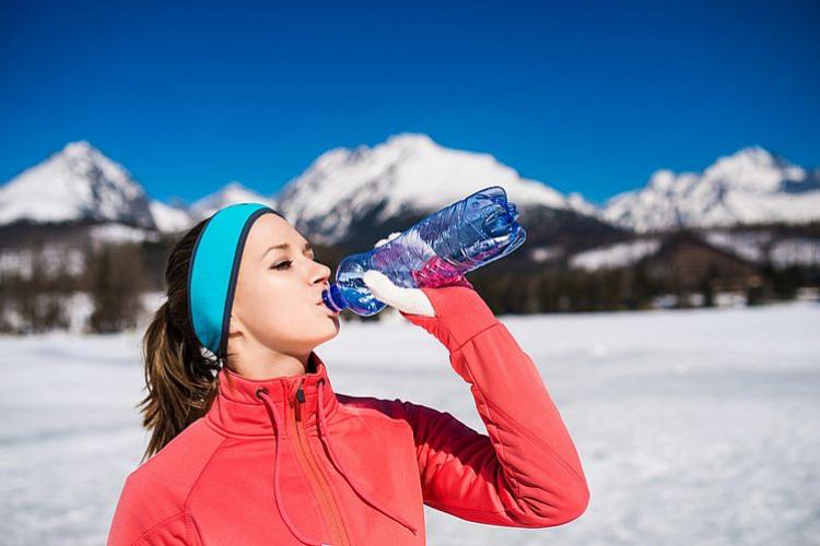 Folyadékpótlás télen - Mennyi folyadékot igyunk télen?
